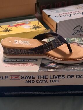 Skechers Women's Navy Striped Memory Foam Thong Sandals